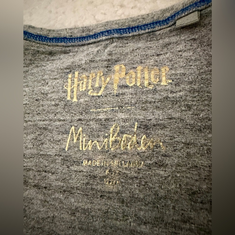 Mini Boden x Harry Potter, size 7 kids T-shirt with metallic and sequin design - Picture 3 of 6